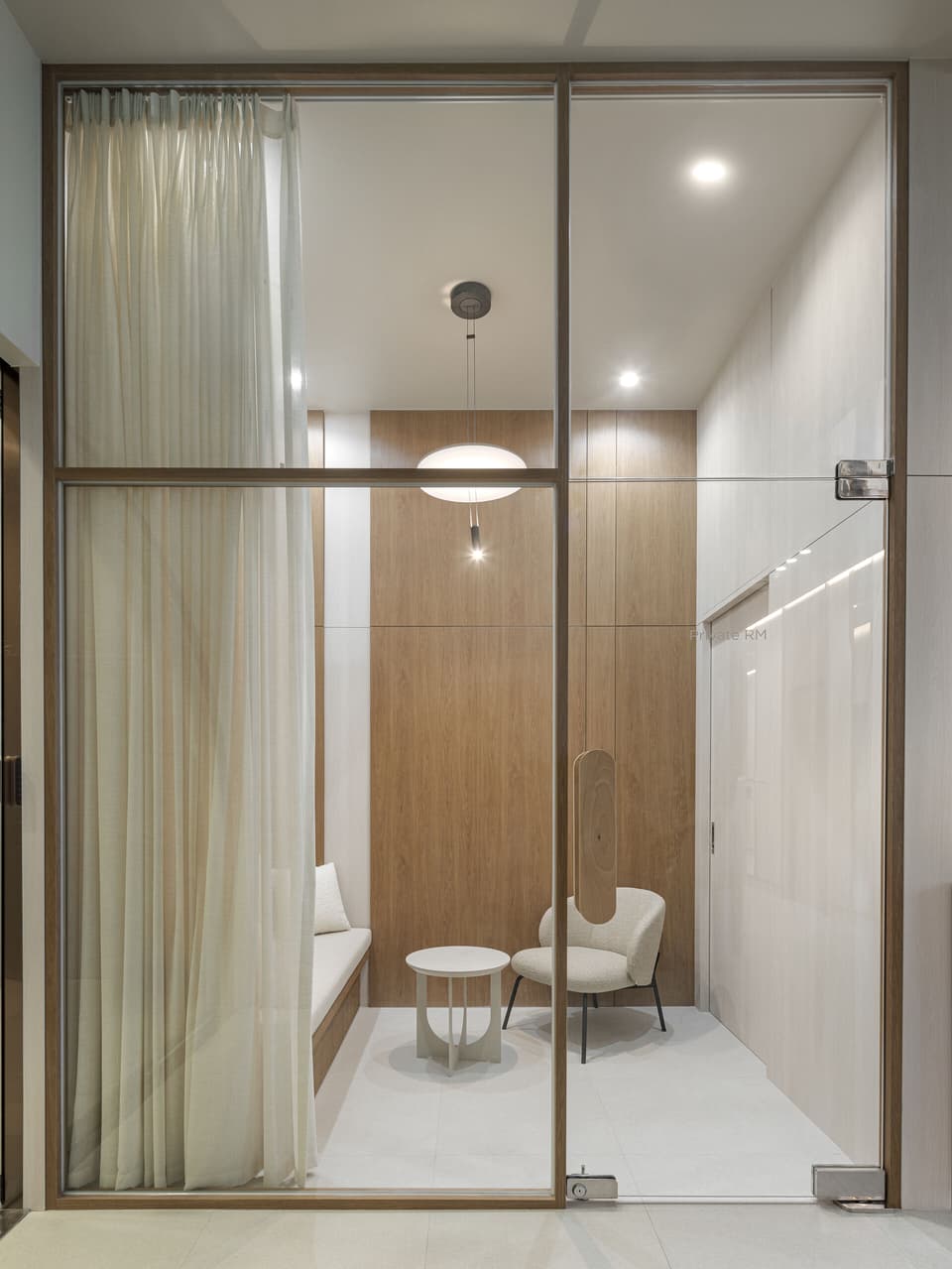 THE BEIGE CLINIC image 8