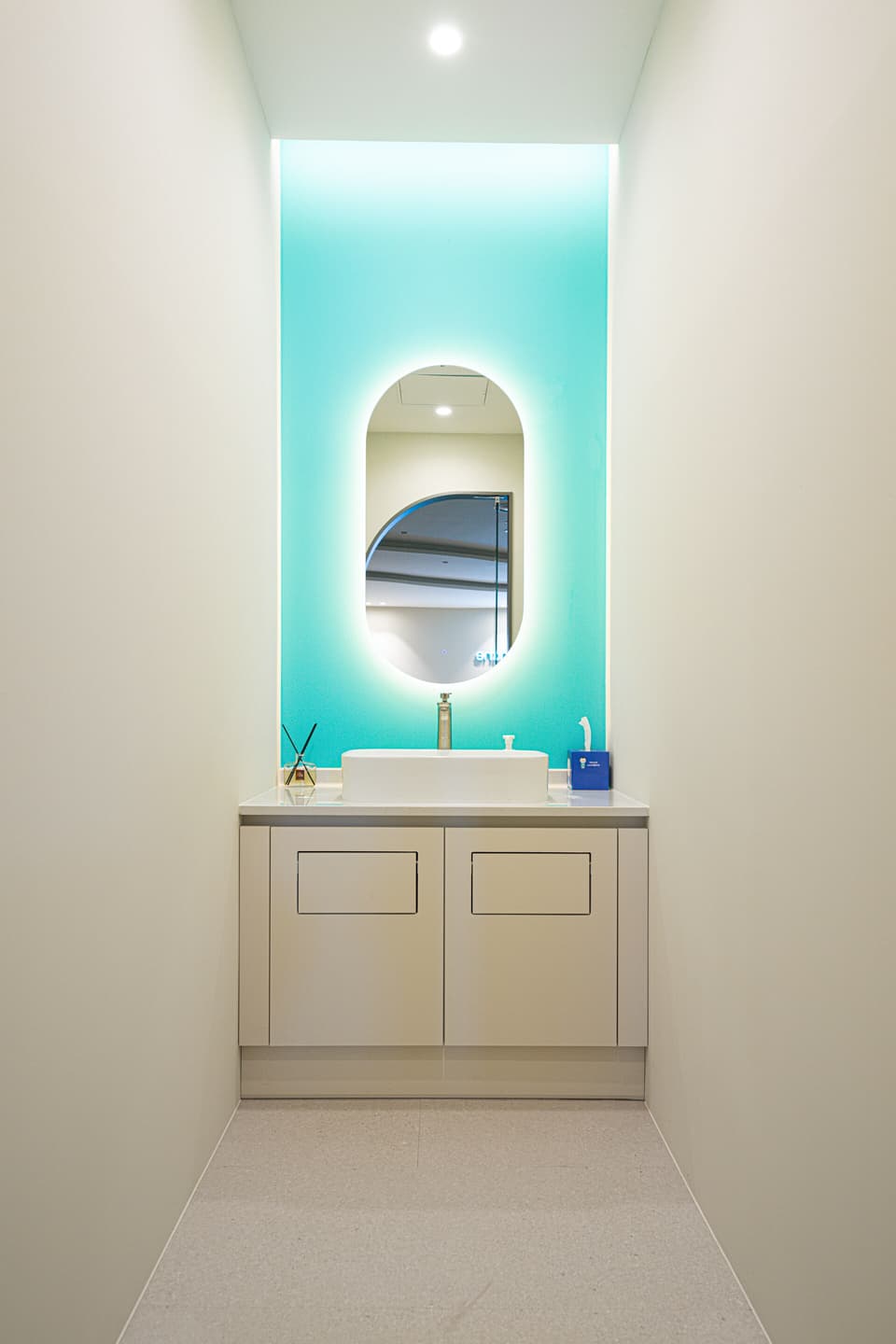 BLANCHE image 6